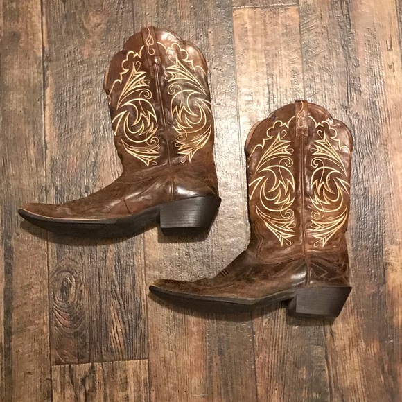 ARIAT BOOTS - Picture 2 of 6